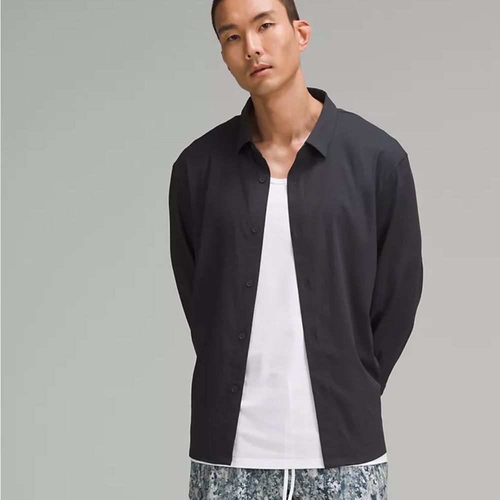 lululemon athletica Men's Black Casual Button Down Shirt. XL
